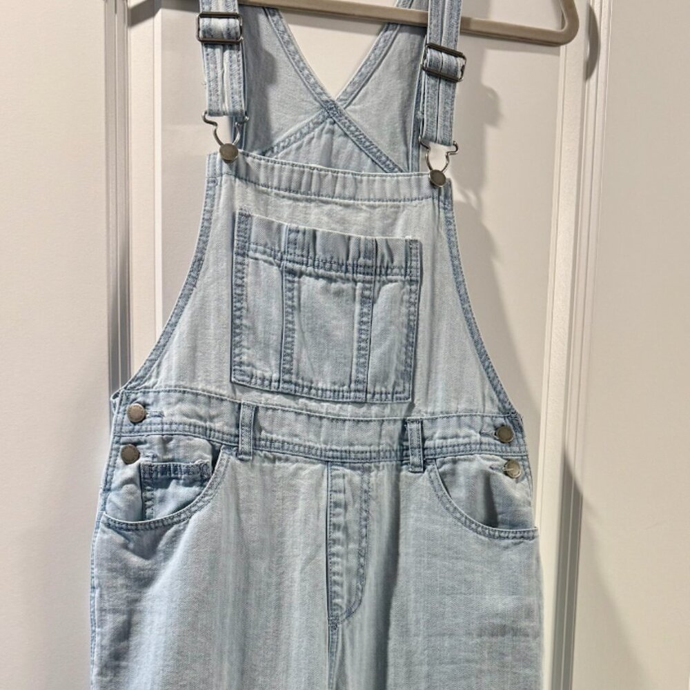Universal Thread Size 6 Blue Light Wash Denim Overalls